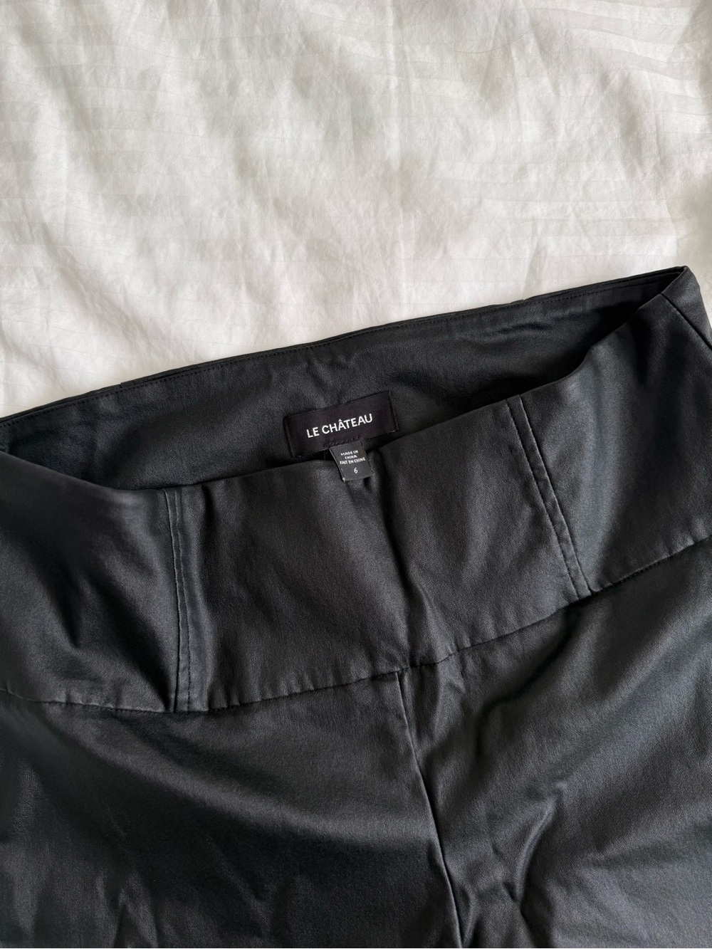Le Château Coated Pull-On Skinny Pants – Black – Size 6 (New Without Tags)